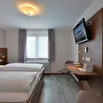 Land-gut-hotel Zur Post Altenahr