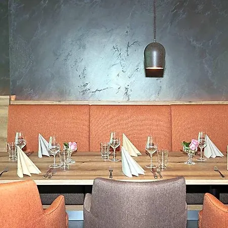 Land-gut-hotel Zur Post Hotel Altenahr