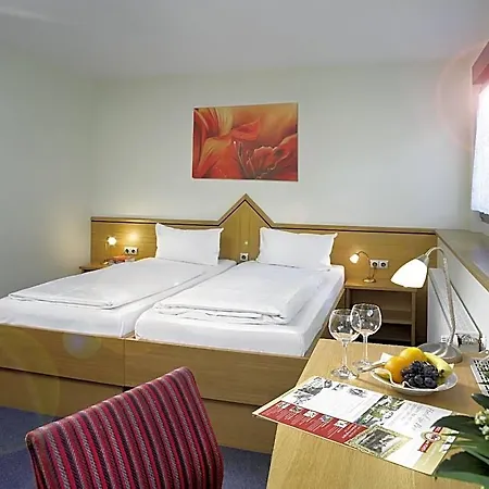 Land-gut-hotel Zur Post 3*